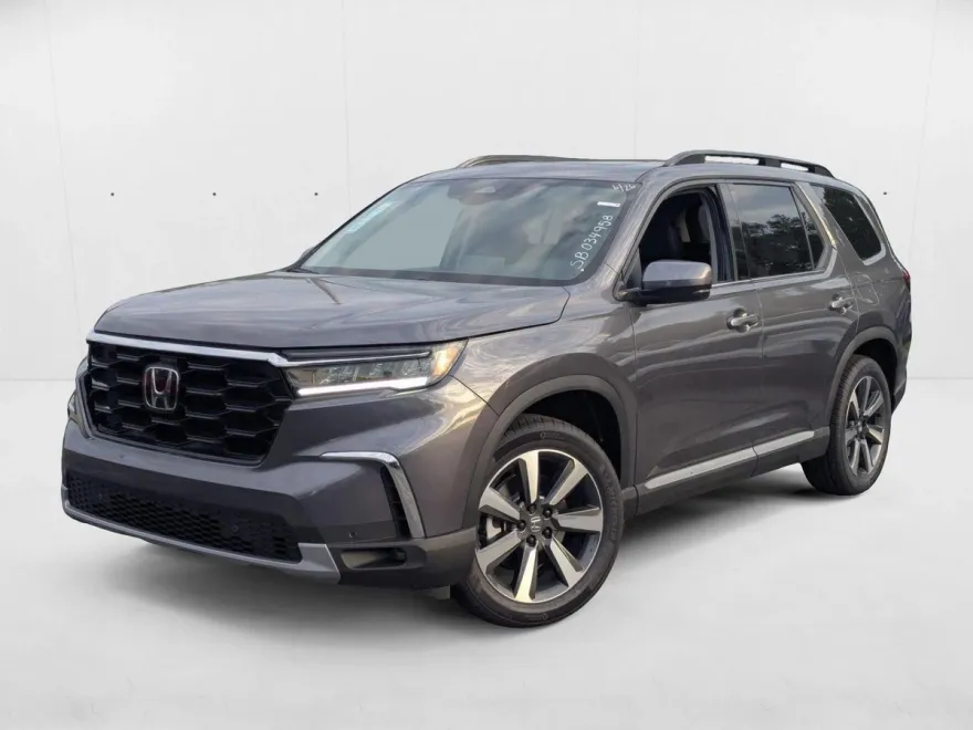 2025 Honda Pilot Touring photo 1