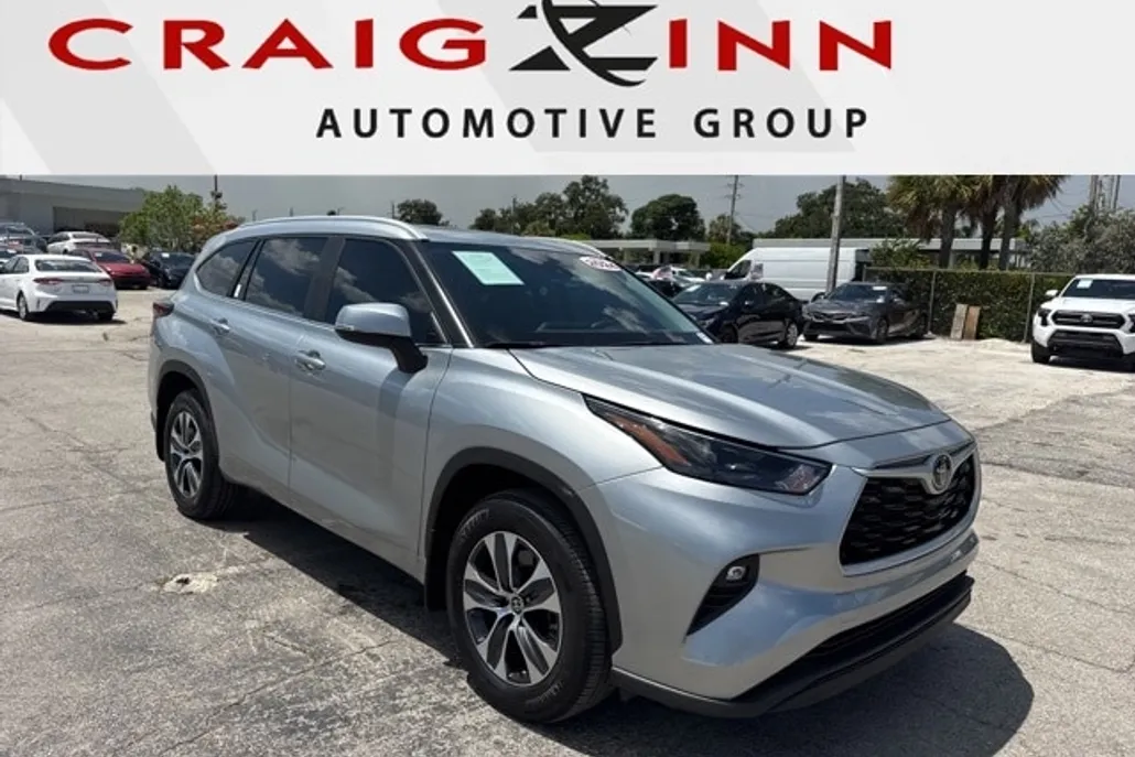 2024 Toyota Highlander XLE photo 1