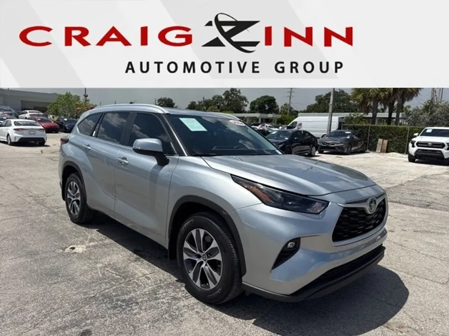 2024 Toyota Highlander XLE photo 1