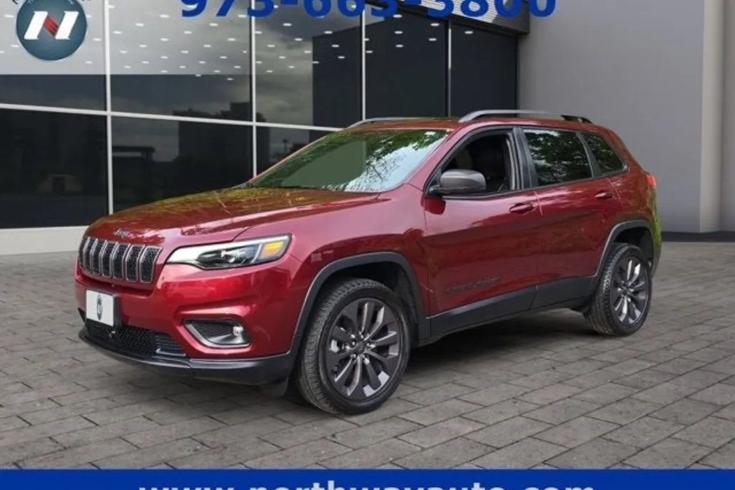 2021 Jeep Cherokee Latitude Lux photo 1