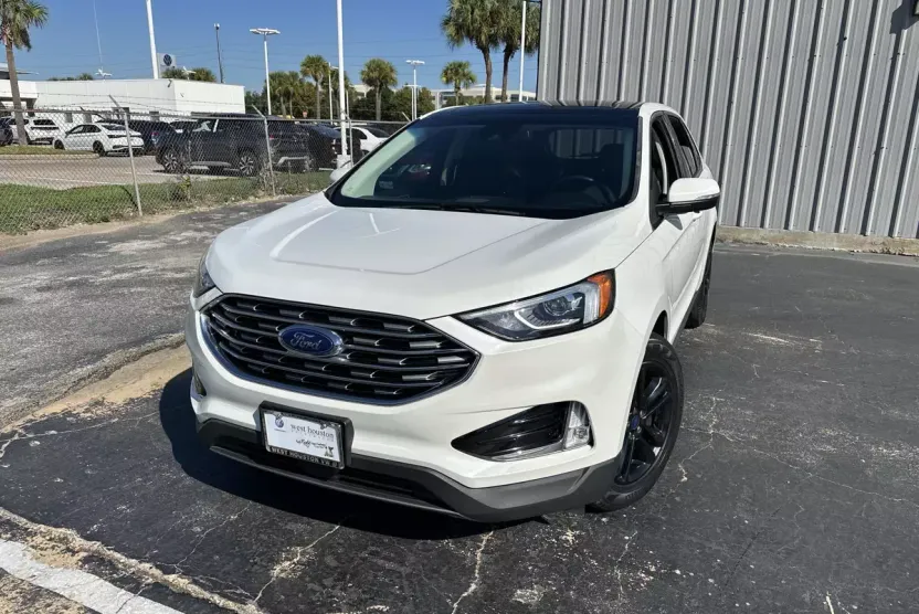2020 Ford Edge SEL photo 1