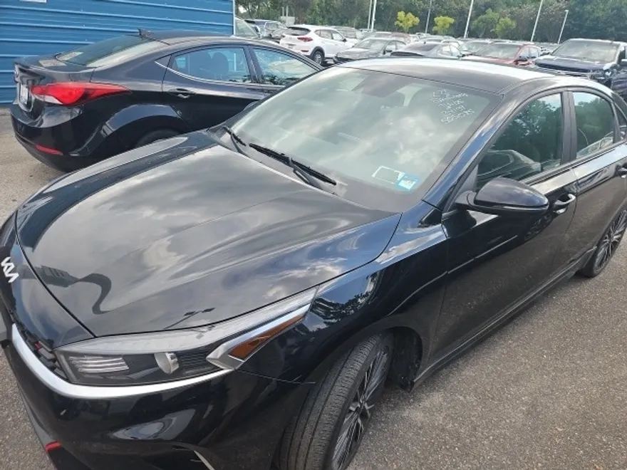 2022 Kia Forte GT-Line photo 1