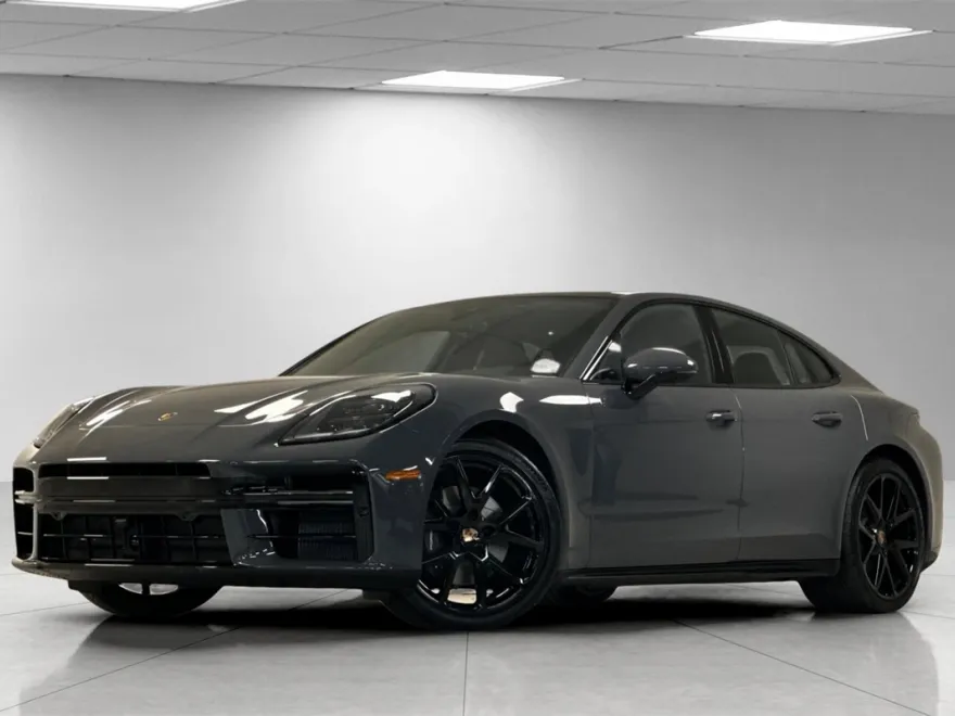 2025 Porsche Panamera 4 photo 1