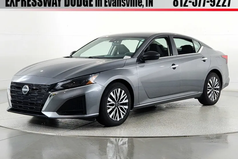 2024 Nissan Altima 2.5 SV photo 1