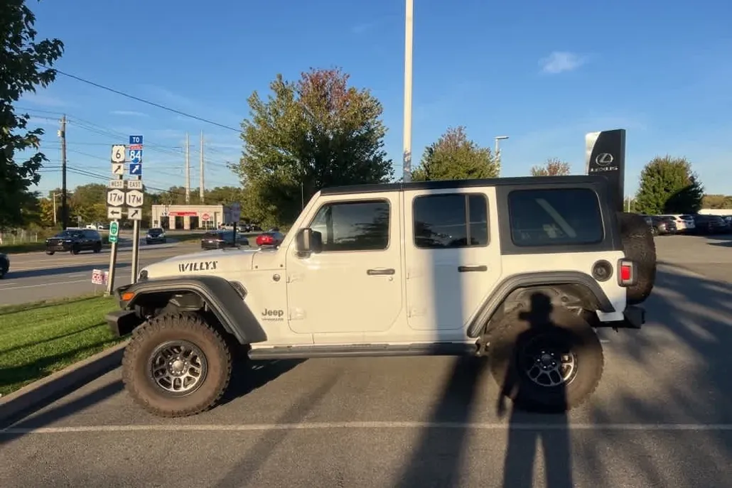 2022 Jeep Wrangler Unlimited Sport photo 1