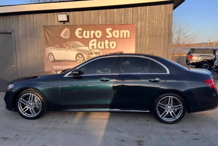 2018 Mercedes Benz E 300 photo 1