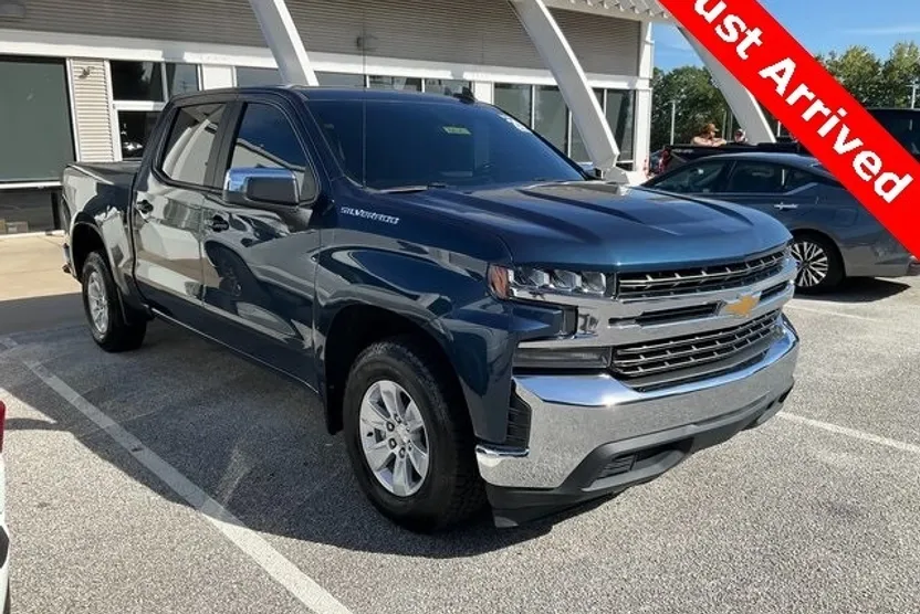 2020 Chevrolet Silverado LT photo 1