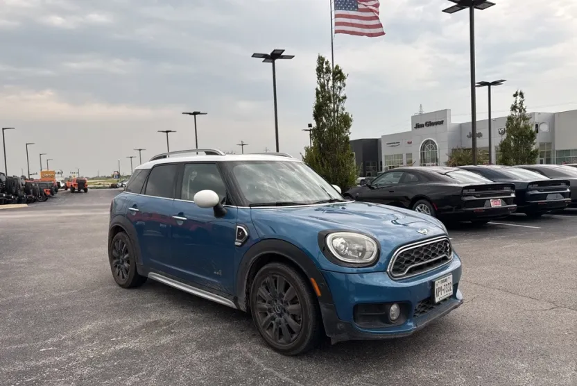 2018 Mini Cooper S ALL4 photo 1