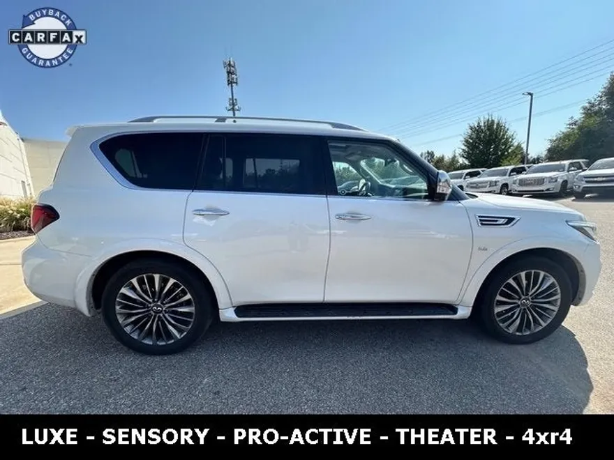 2019 Infiniti QX80 Luxe photo 1