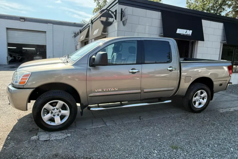 2007 Nissan Titan SE photo 1