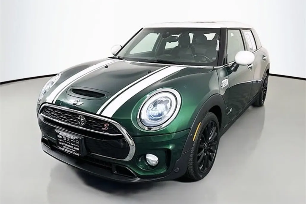 2017 Mini Clubman ALL4 Base S photo 1