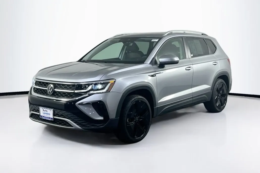 2022 Volkswagen Taos SEL photo 1