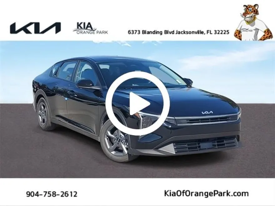 2025 Kia K4 LXS photo 1
