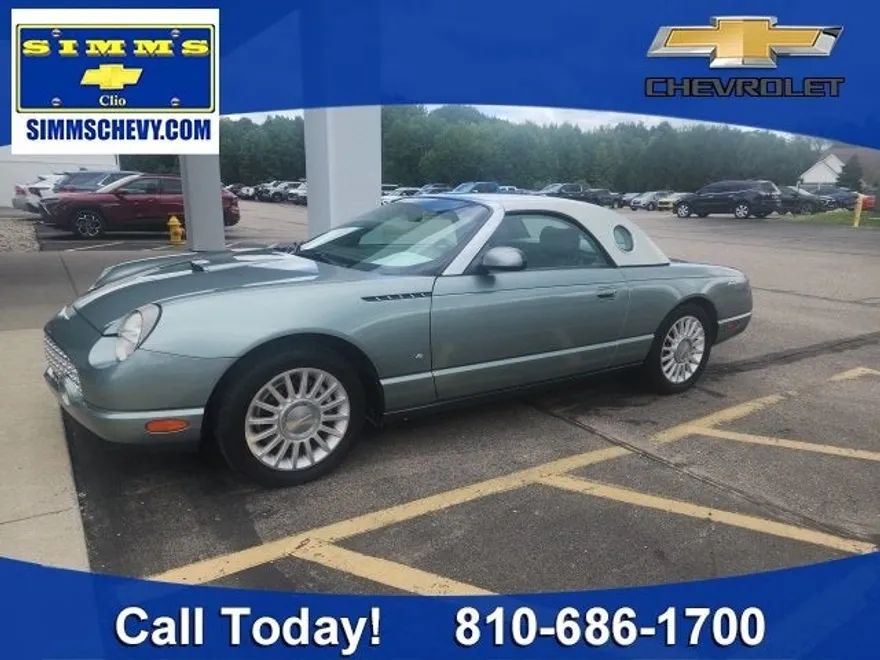 2004 Ford Thunderbird photo 1