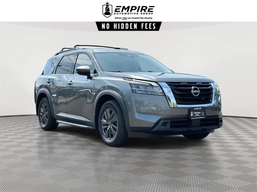 2022 Nissan Pathfinder SV photo 1