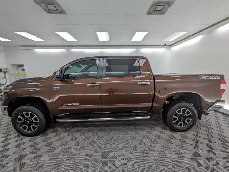 2016 Toyota Tundra Limited photo 1