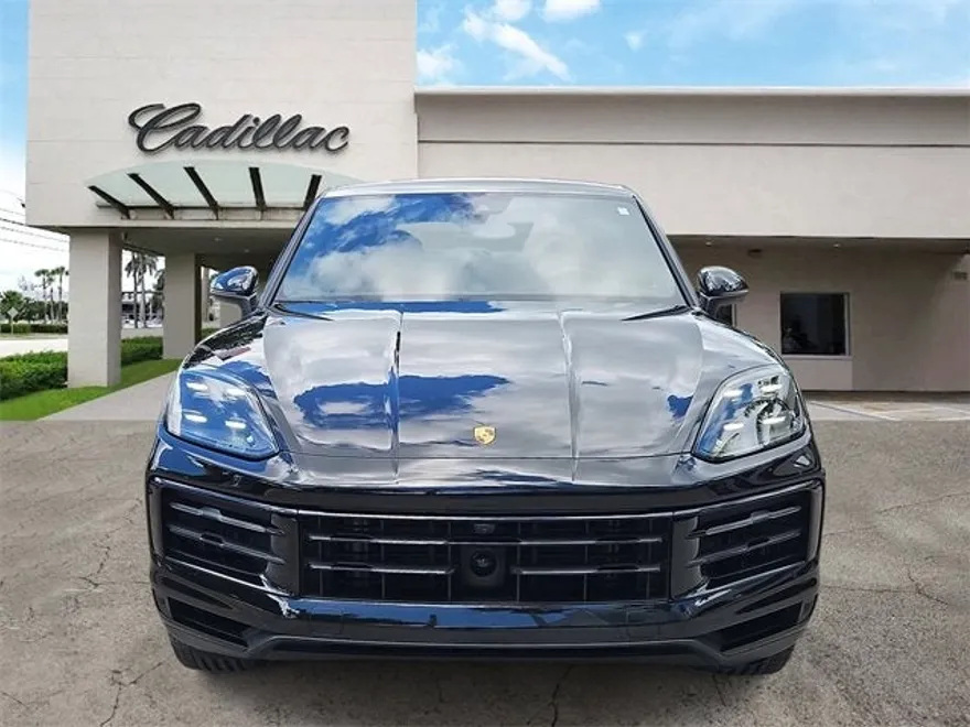 2024 Porsche Cayenne Base photo 7
