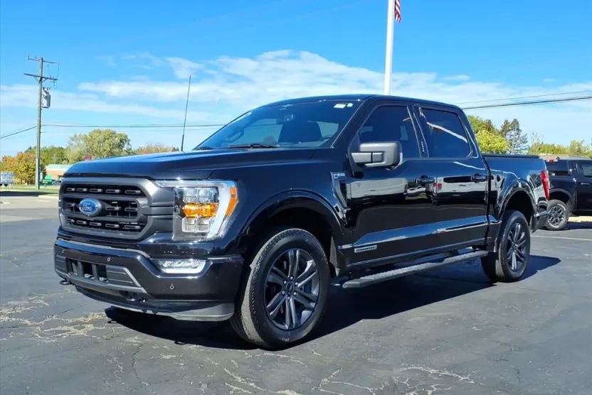 2023 Ford F-150 XLT photo 1