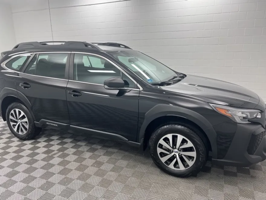 2023 Subaru Outback 2.5i photo 1