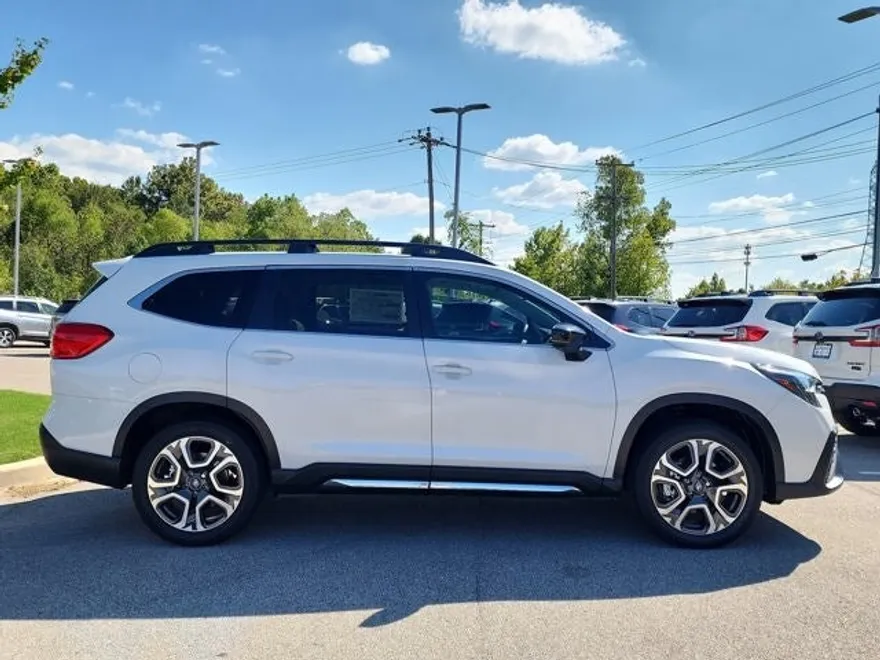 2025 Subaru Ascent Limited photo 1