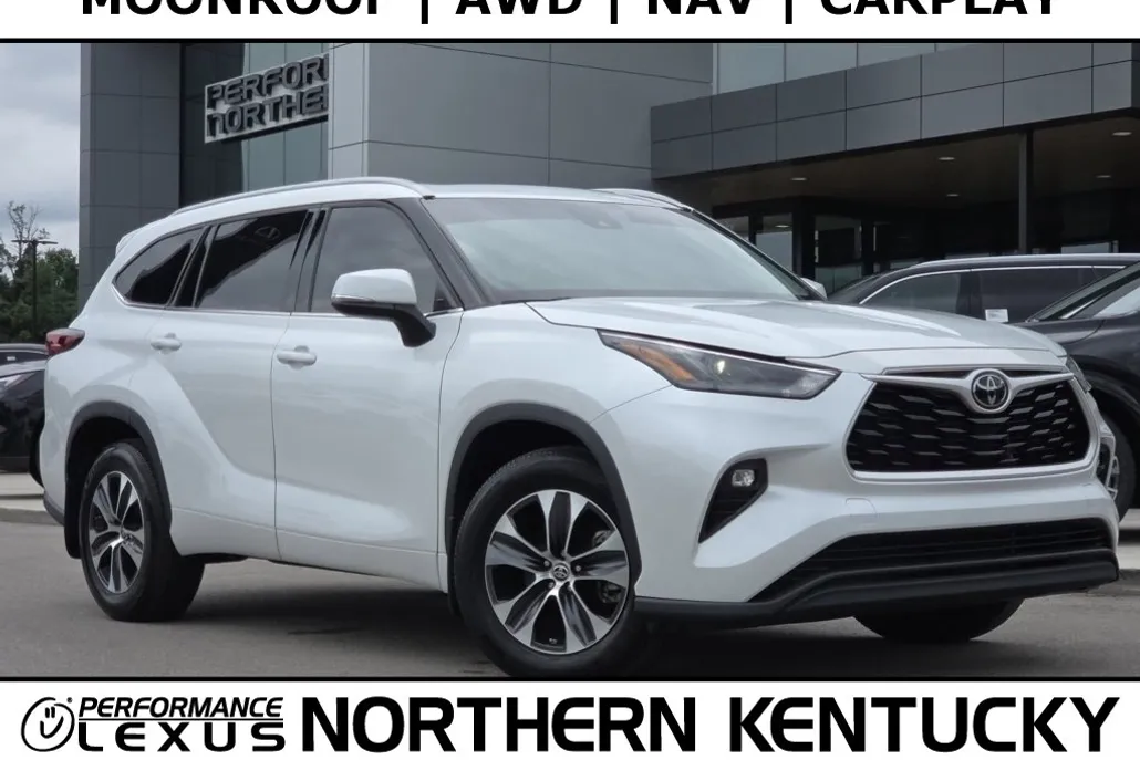 2022 Toyota Highlander XLE photo 1