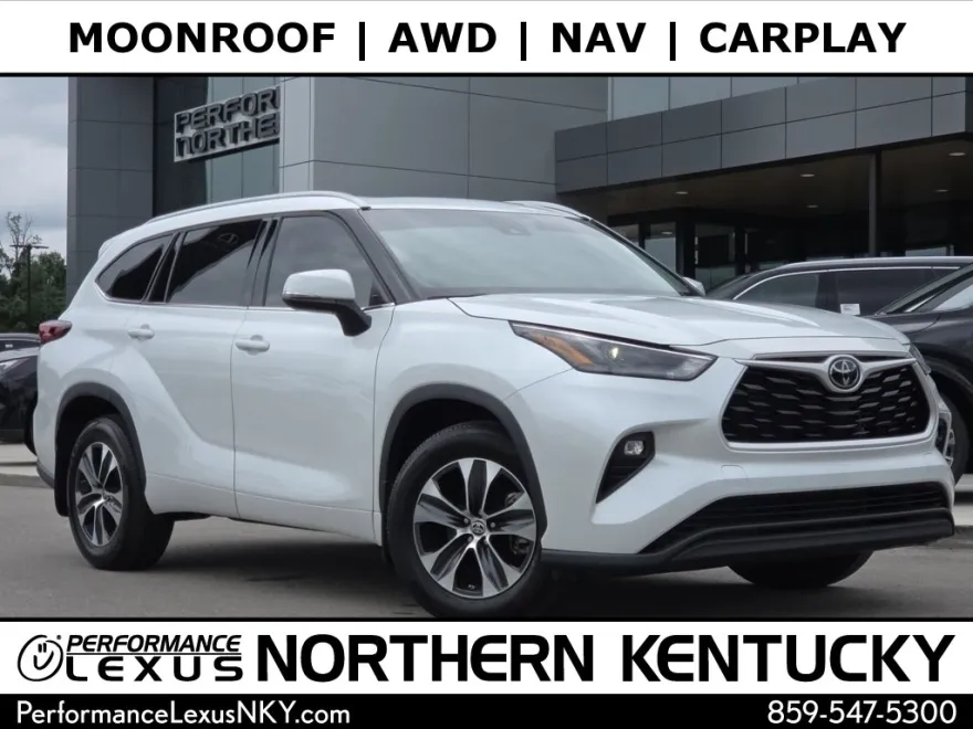 2022 Toyota Highlander XLE photo 1