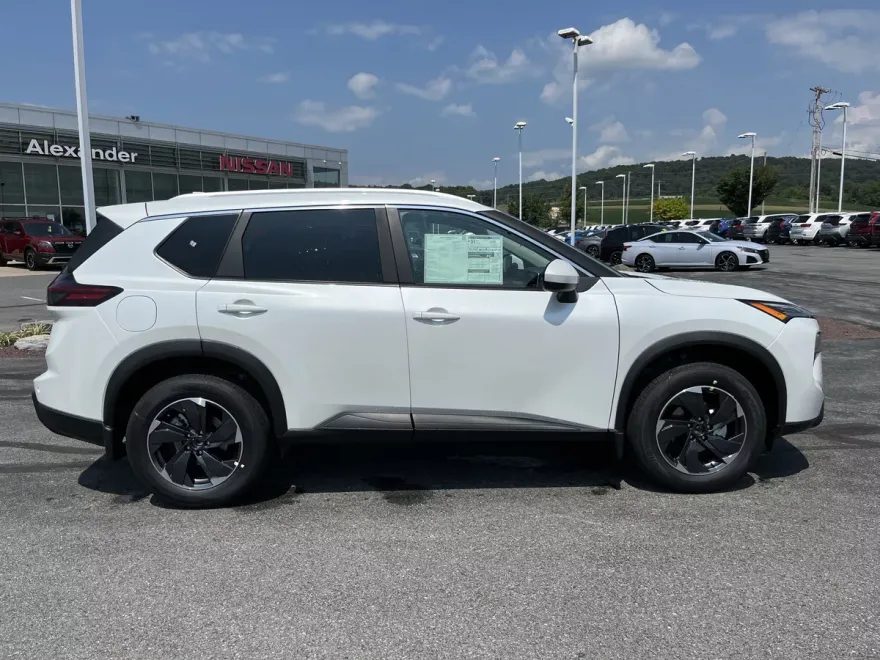 2026 Nissan Rogue SV photo 1