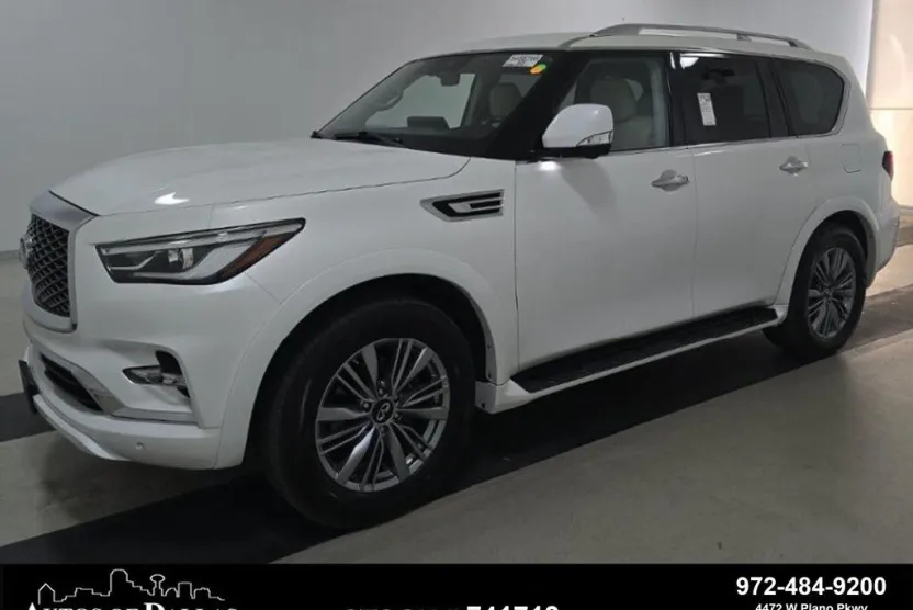 2022 Infiniti QX80 Luxe photo 1