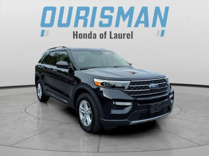 2020 Ford Explorer XLT photo 1