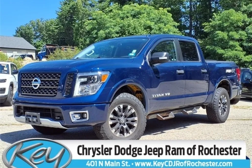 2019 Nissan Titan PRO-4X photo 1