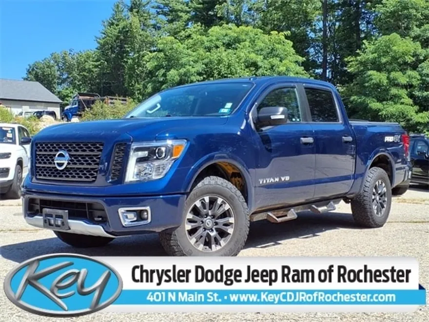 2019 Nissan Titan PRO-4X photo 1