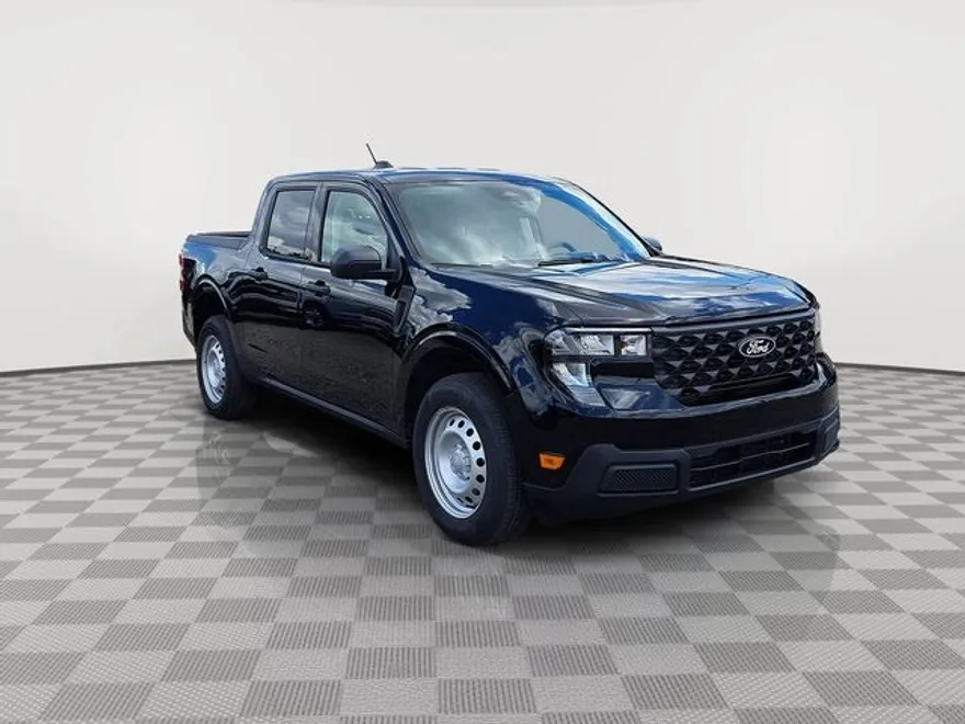 2025 Ford Maverick XL photo 1