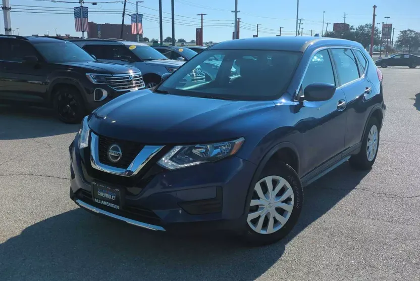 2020 Nissan Rogue S photo 1