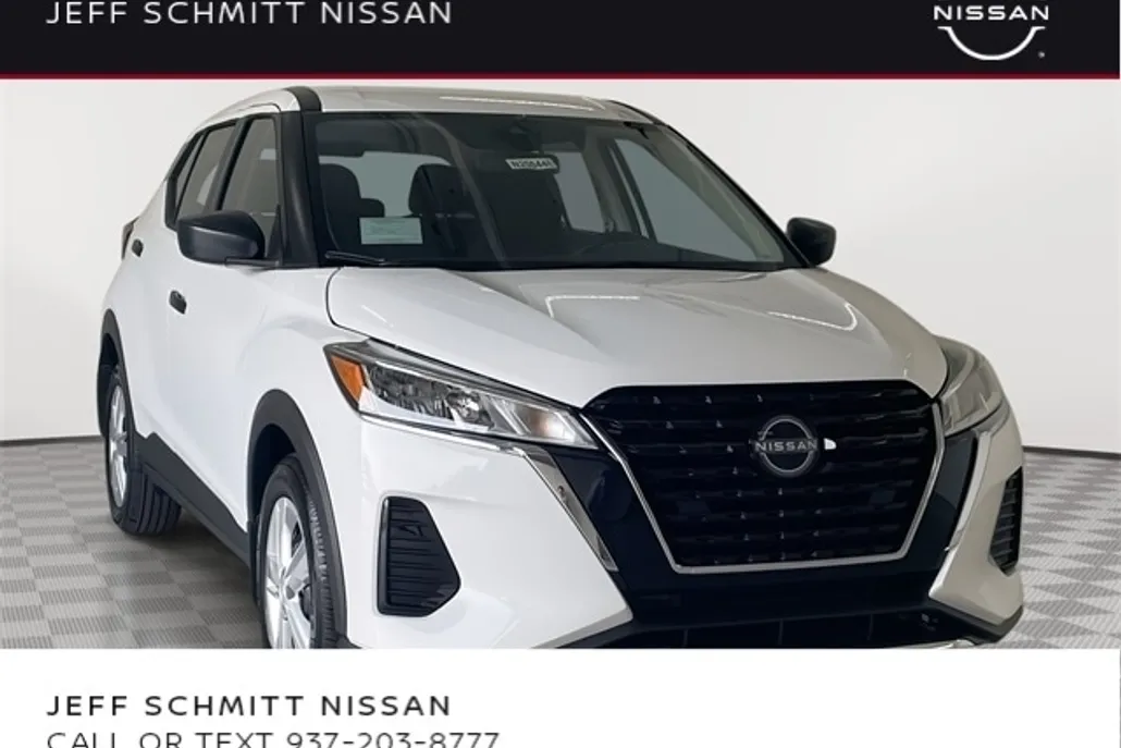 2025 Nissan Kicks Play S photo 1