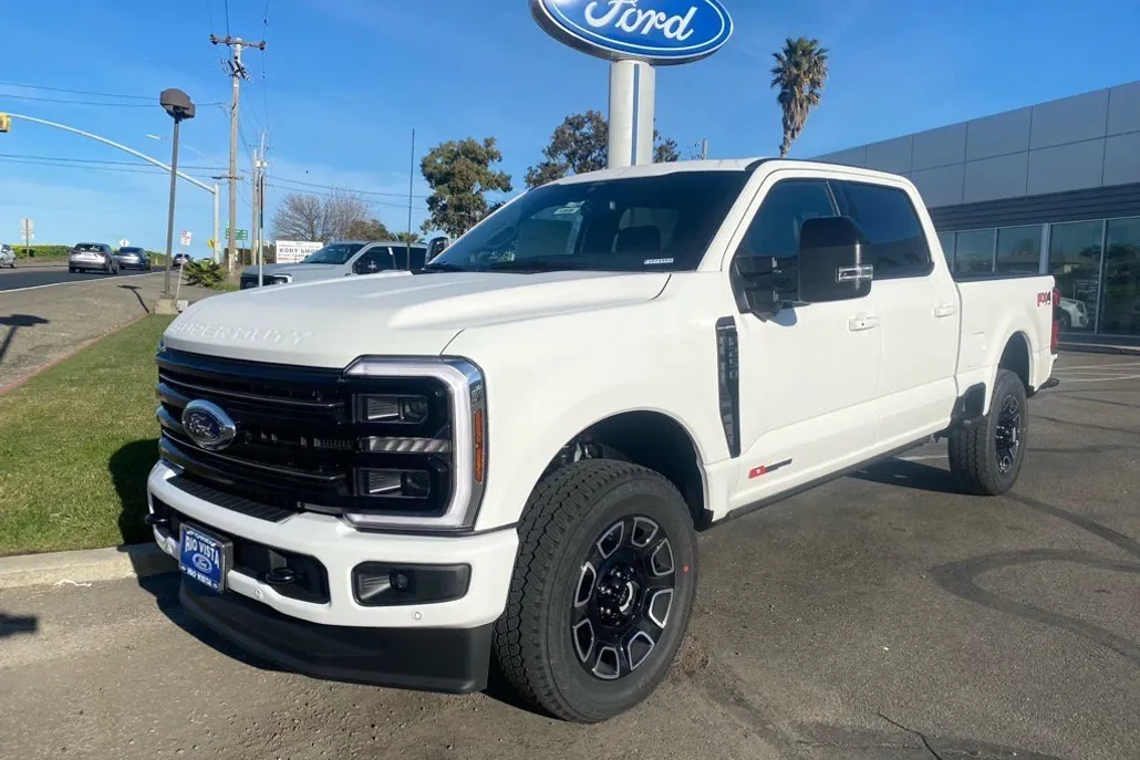 2025 Ford F-250 photo 1
