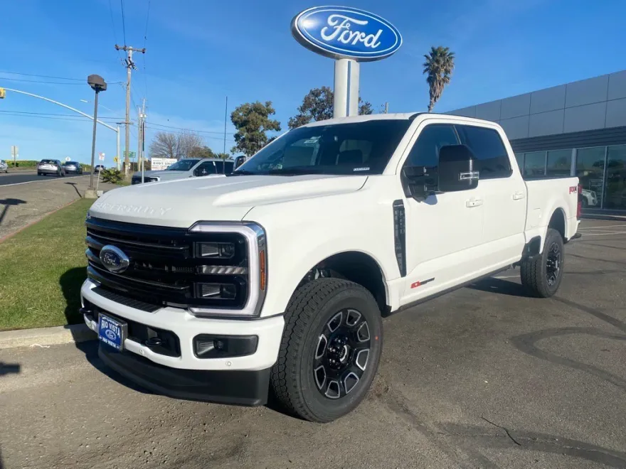 2025 Ford F-250 photo 1