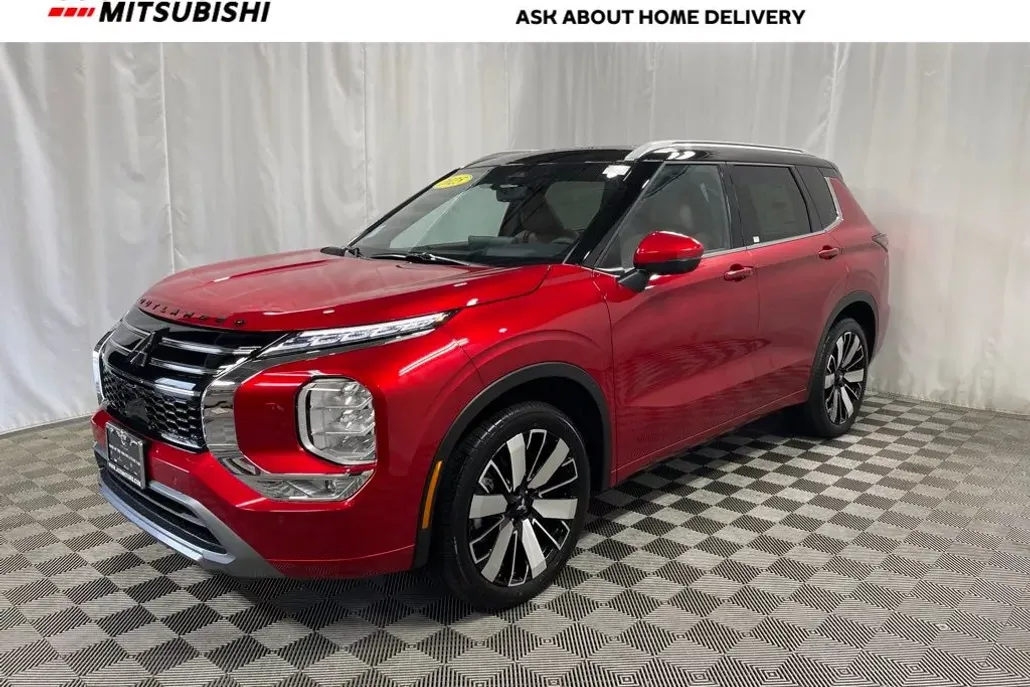 2025 Mitsubishi Outlander SEL photo 1