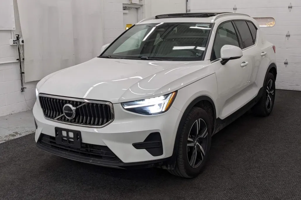 2024 Volvo XC40 Core photo 1