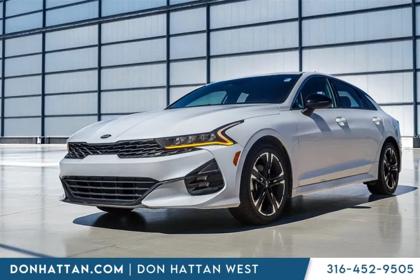 2021 Kia K5 GT-Line photo 1