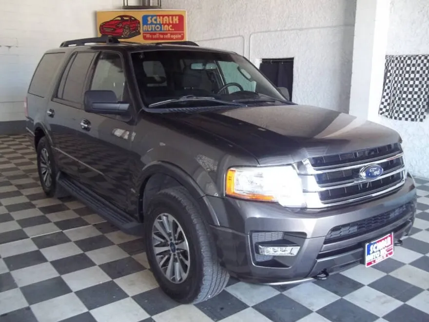2017 Ford Expedition XLT photo 1