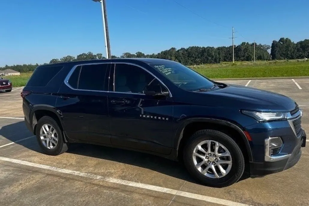 2023 Chevrolet Traverse 1LS photo 1
