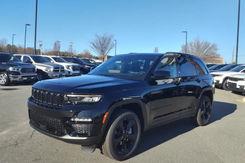 2025 Jeep Grand Cherokee Limited photo 1