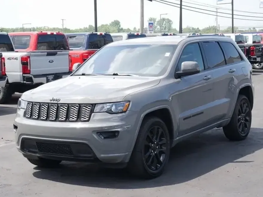 2021 Jeep Grand Cherokee Laredo X photo 1