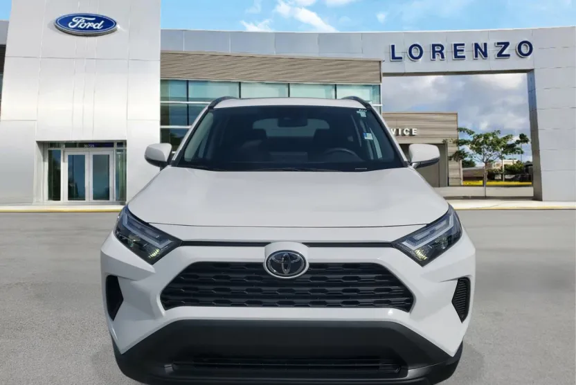 2024 Toyota RAV4 XLE photo 1