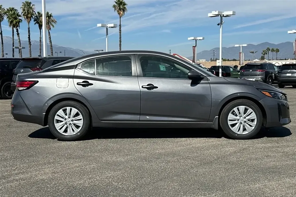 2025 Nissan Sentra S photo 1