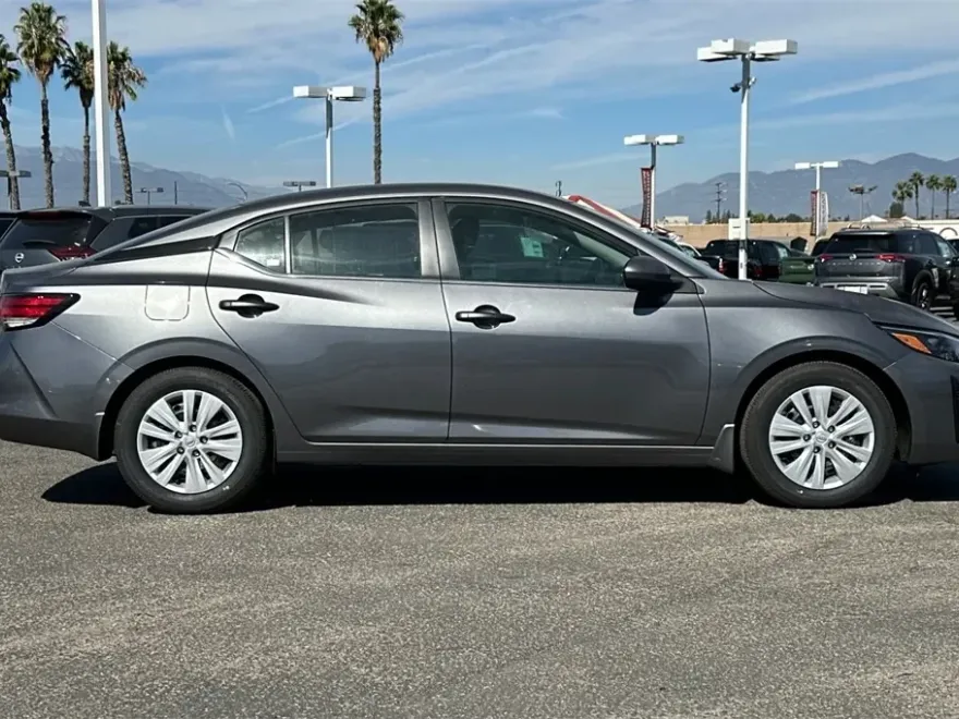 2025 Nissan Sentra S photo 1