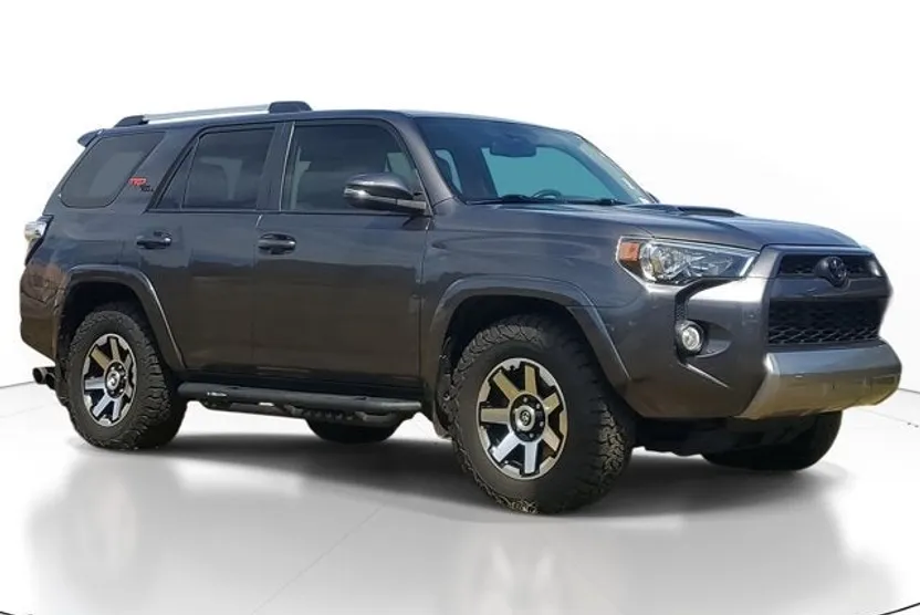 2017 Toyota 4Runner TRD Off-Road Premium photo 1