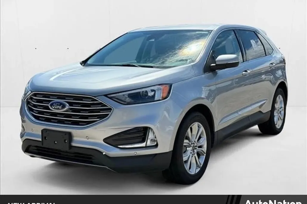 2024 Ford Edge Titanium photo 1