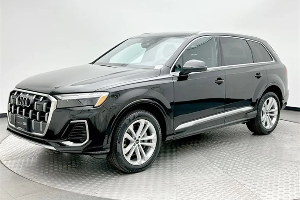 2025 Audi Q7 55 Premium photo 1