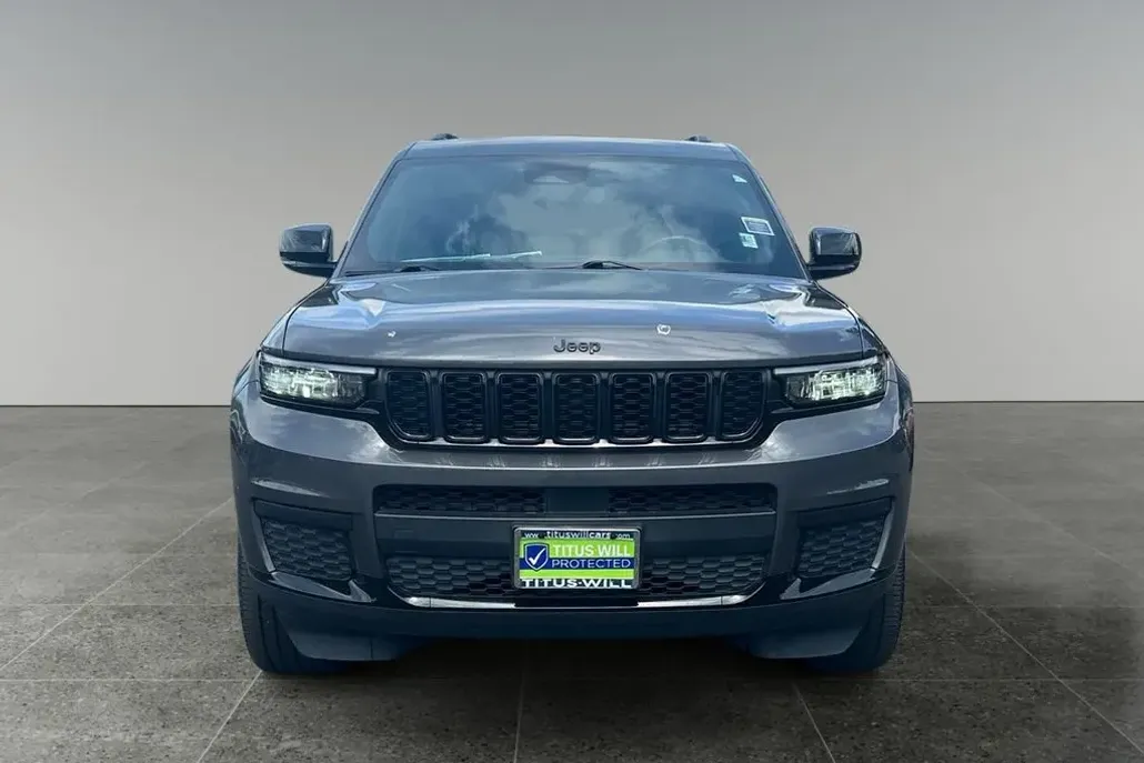 2022 Jeep Grand Cherokee Altitude photo 1